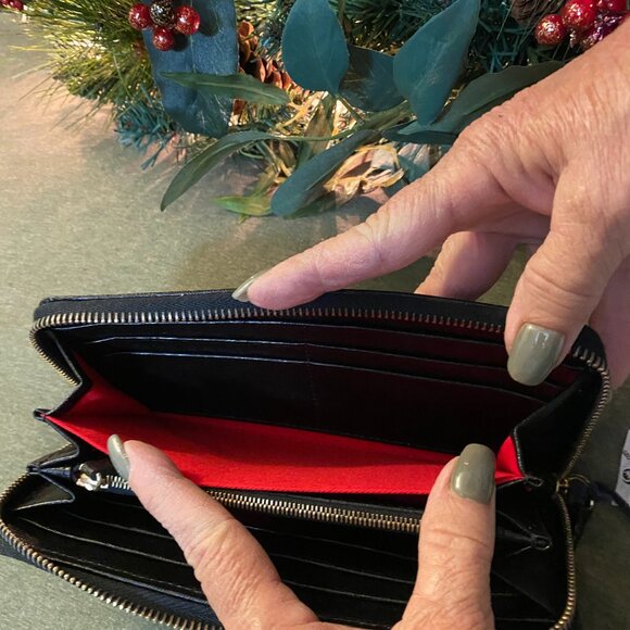 Dooney & Bourke Zip around wallet - Picture 4 of 8